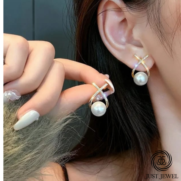 Party Wear Pearl Rhinestones Stud Earrings