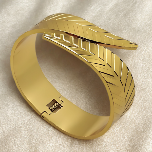 Luxe Etched Bracelet By Just Jewel - Image 2