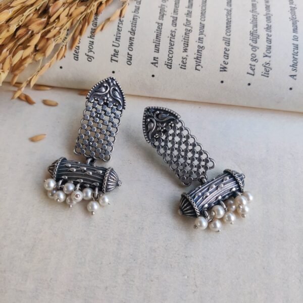 "Rajsi Kalika" Oxidized Silver Earrings