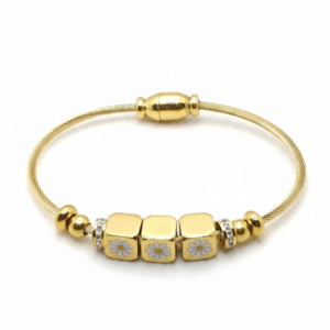 Gold Cable Bracelet for Women – Twisted Wire Design with White Daisy Beads & Gemstone Spacers – Floral Charm Jewelry