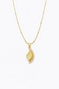 Elegant 18K Gold Plated Abstract Shell Pendant Necklace – 316L Stainless Steel, Waterproof & Anti-Tarnish Beaded Chain