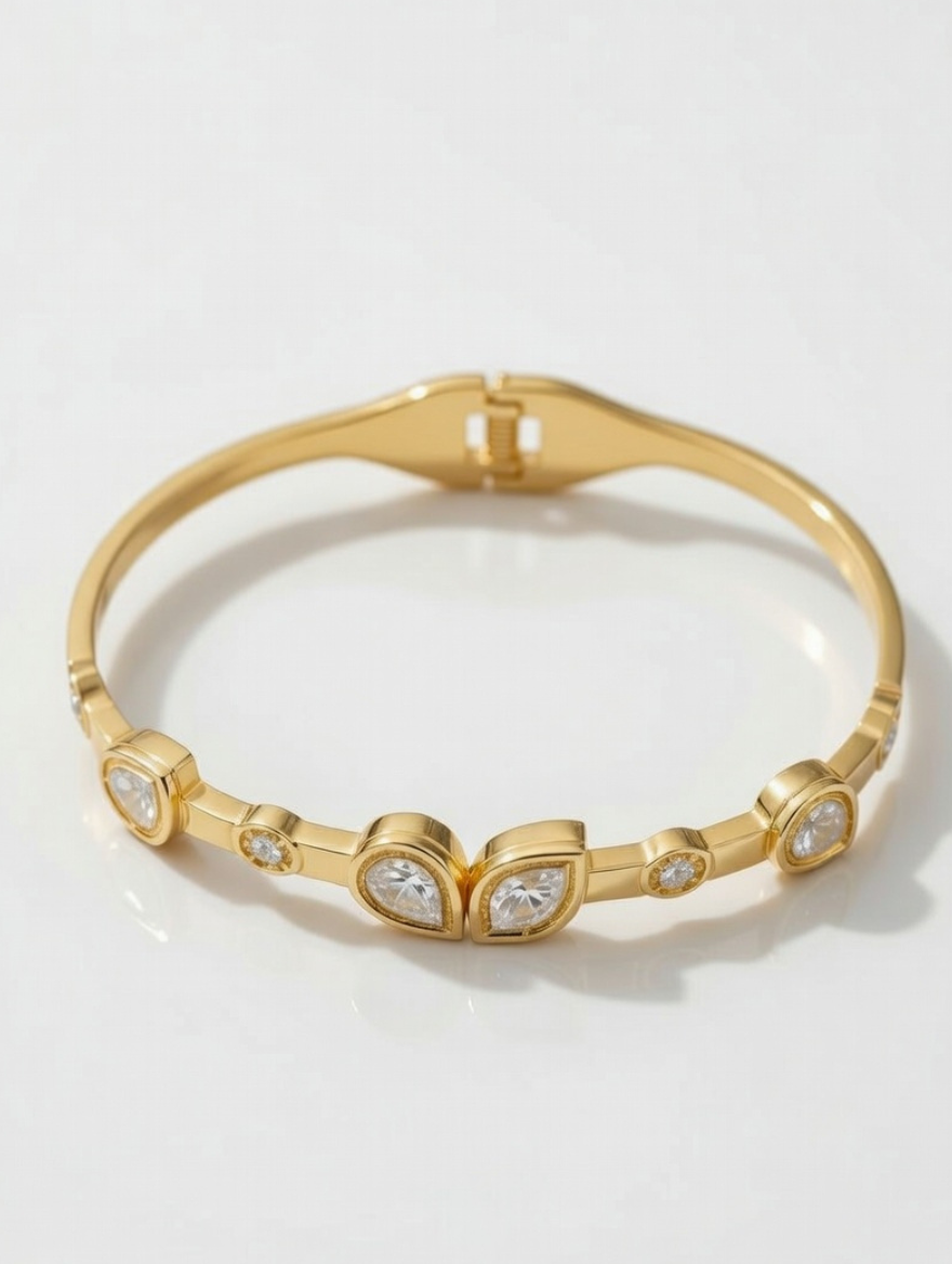Pear Drop Gold Bracelet 18K Gold Plated Just Jewel.