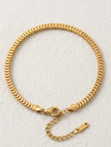 Discover our 18K gold plated twisted herringbone snake chain bracelet 100% waterproof, skin-friendly, and anti tarnish gold chain bracelet for daily luxury. Shop JustJewel!